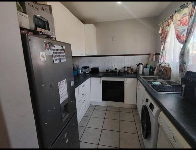 2 BEDROOM PROPERTY TO RENT IN DIE HOEWES